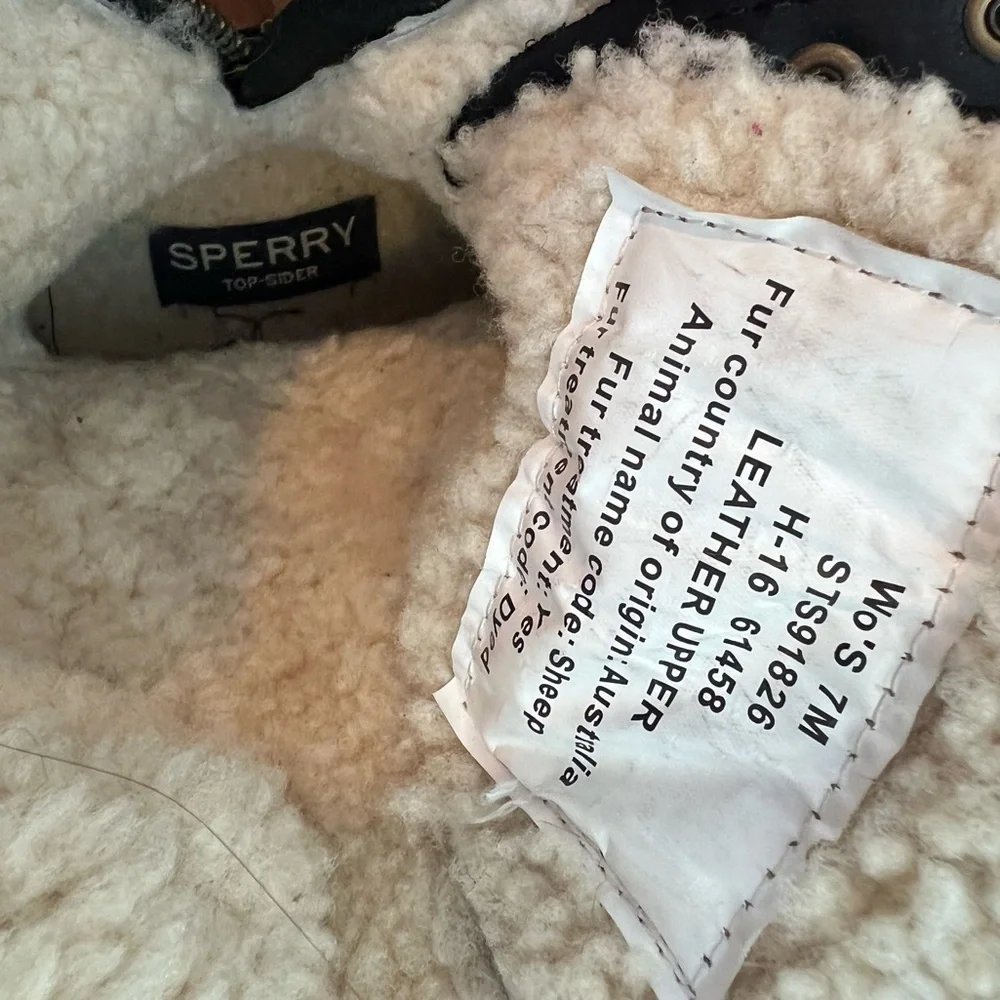 Sperry Top-Sider Black Boots with Cream Fur Lining